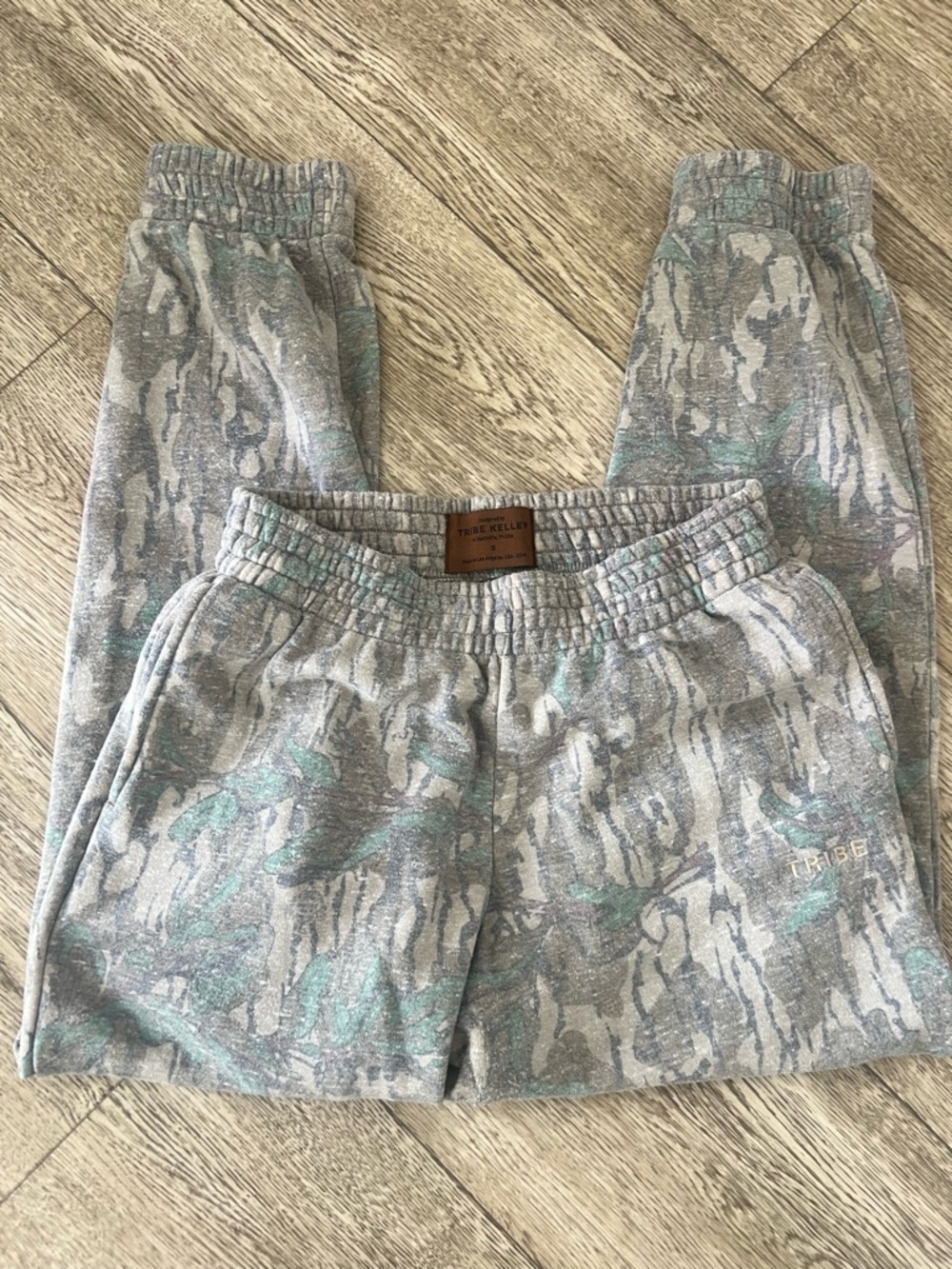 Tribe Kelley Greenleaf joggers